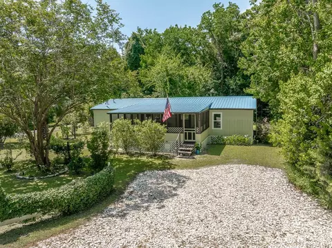250 Bobby Cato St, Apalachicola, FL 32320