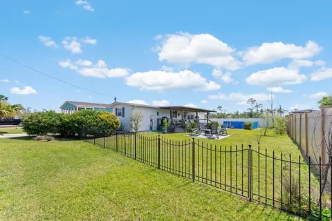 208 3rd St, Mexico Beach, FL 32456