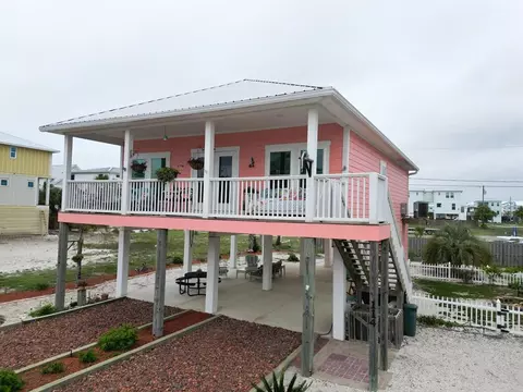 114 S 40th St, Mexico Beach, FL 32456