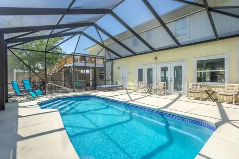 400 Mccloud St, Saint George Island, FL 32328