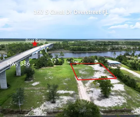 162 S Canal Dr, Overstreet, FL 32456