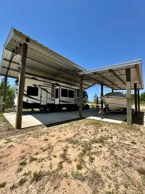 5923 Cr 386 N, Wewahitchka, FL 32465