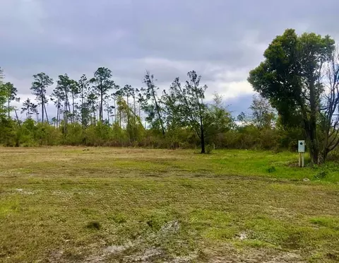 260 Fork Dr, Wewahitchka, FL 32465