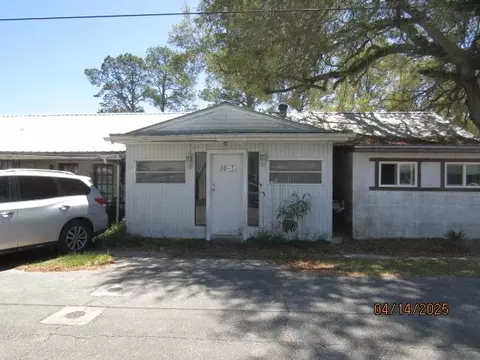 10 Pine St #7, Carrabelle, FL 32322