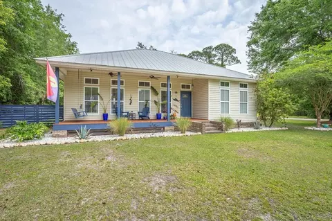 121 Ellis Van Fleet St, Apalachicola, FL 32320