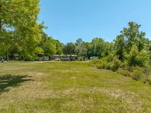 383 State St, Eastpoint, FL 32328