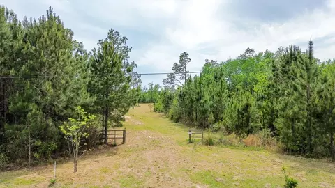 2026 Hwy 22, Wewahitchka, FL 32465