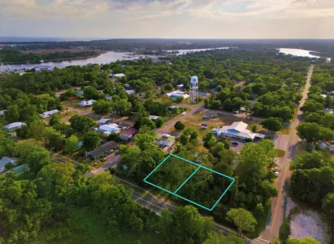 603 Tallahassee St, Carrabelle, FL 32322