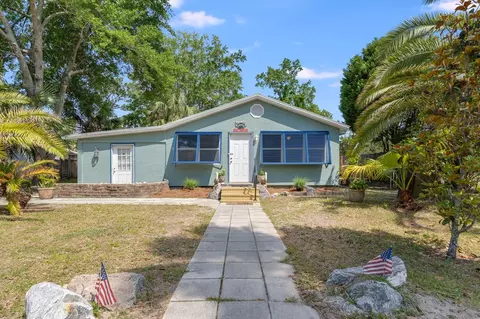 225 8th St, Port St. Joe, FL 32456