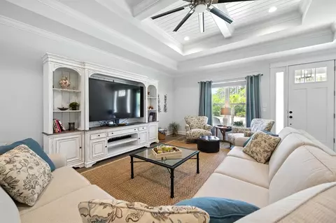 Living - 344 Royal Tern Ct, Carrabelle, FL 32322 photo 4 of 5