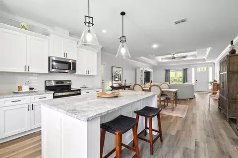 Kitchen - 344 Royal Tern Ct, Carrabelle, FL 32322 photo 4 of 5
