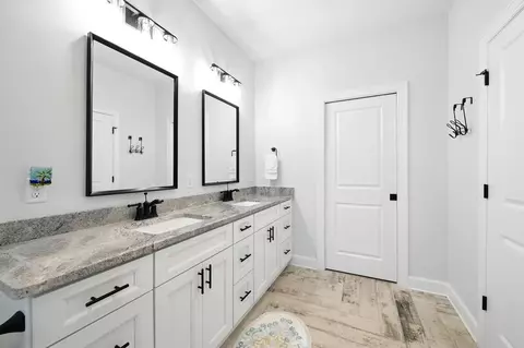 Bath - 344 Royal Tern Ct, Carrabelle, FL 32322 photo 4 of 5
