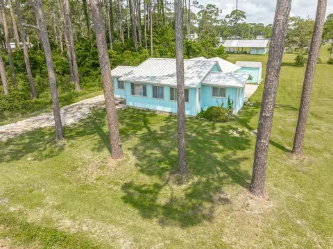 595 Hwy 98, Eastpoint, FL 32328