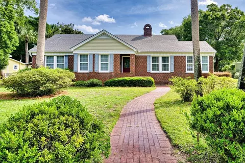 9 11th St, Apalachicola, FL 32320