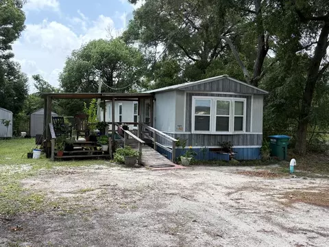 505 NW 1st St, Carrabelle, FL 32322