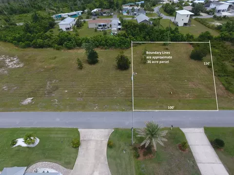 410 New Mexico Dr, Mexico Beach, FL 32456