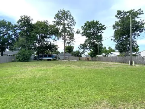 208 12th St, Port St. Joe, FL 32456