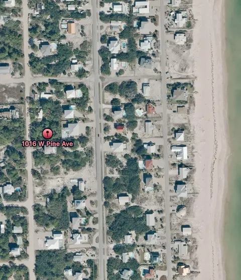 1016 W Pine Ave, Saint George Island, FL 32328