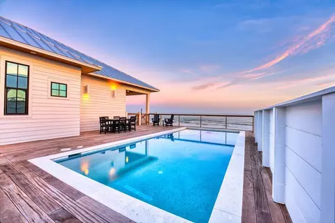 424 E Gorrie Dr, Saint George Island, FL 32328
