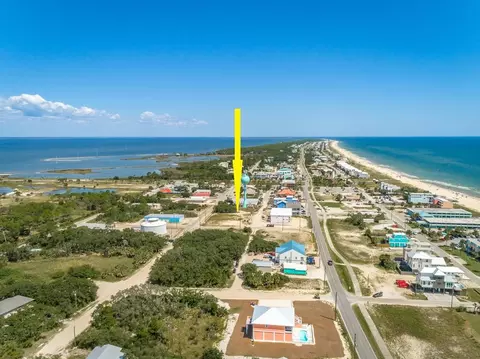 136 W Pine Ave, Saint George Island, FL 32328