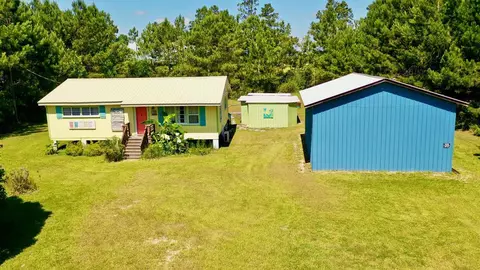 6529 Farm Rd, Wewahitchka, FL 32465