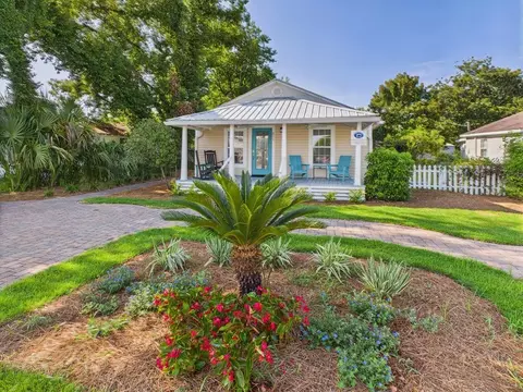 314 6th St, Port St. Joe, FL 32456