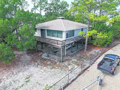 319 Gander St, Saint George Island, FL 32328