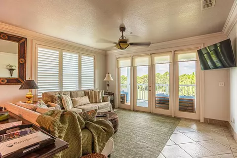 Living - 331 Eagles Way, Carrabelle, FL 32322 photo 3 of 4