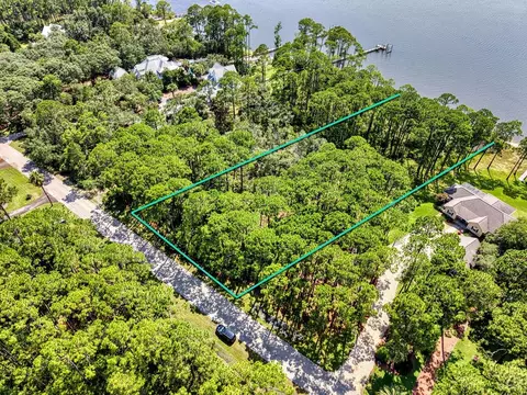 273 Magnolia Bay Dr, Eastpoint, FL 32328