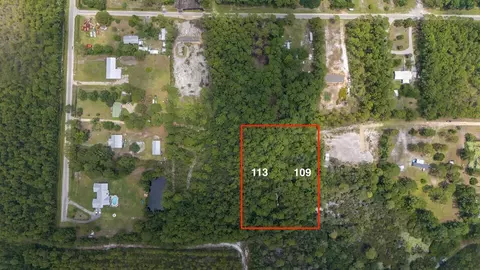 109113 Delaine Cir, Eastpoint, FL 32328