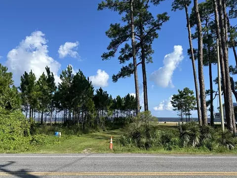 2138 Hwy 98 W, Carrabelle, FL 32322