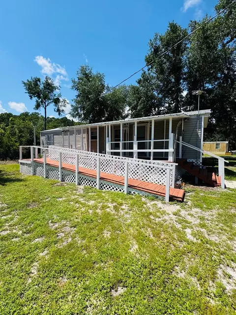 1215 NW 3rd St, Carrabelle, FL 32322