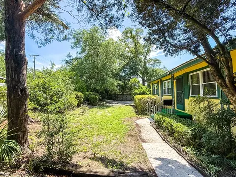 Exterior - 303 E Meridian Ave, Carrabelle, FL 32322 photo 6 of 9