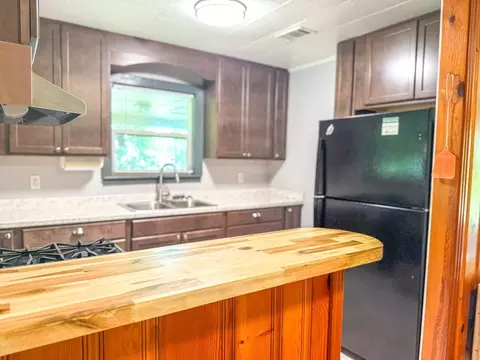 Kitchen - 303 E Meridian Ave, Carrabelle, FL 32322 photo 5 of 7