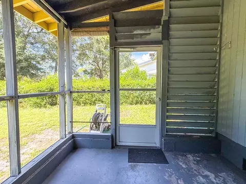 Exterior - 303 E Meridian Ave, Carrabelle, FL 32322 photo 5 of 9