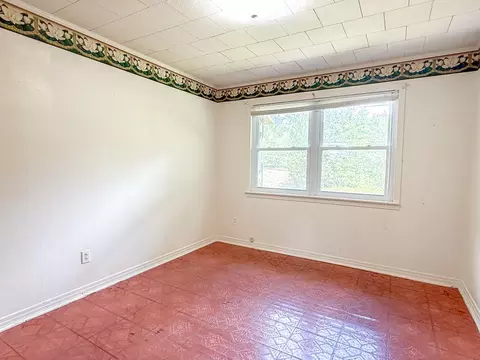 Bedroom - 303 E Meridian Ave, Carrabelle, FL 32322 photo 4 of 7