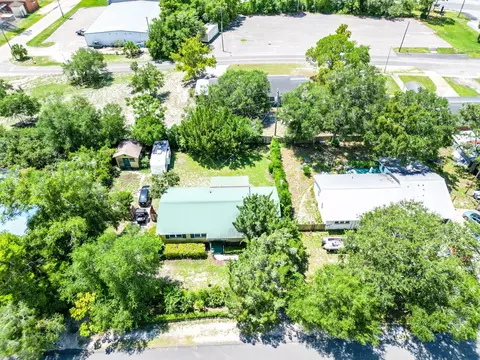 View/Area - 303 E Meridian Ave, Carrabelle, FL 32322 photo 6 of 8