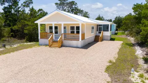 1588 Sandpiper Dr, Carrabelle, FL 32322