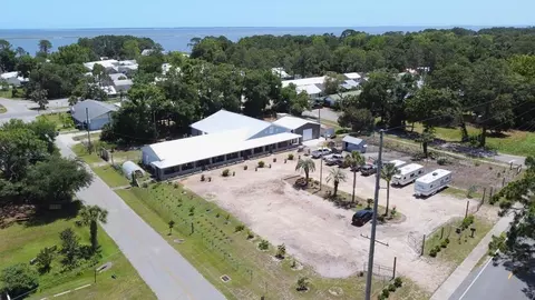 2390 Oak St, Carrabelle, FL 32322