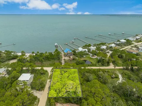 888 W Bay Shore Dr, Saint George Island, FL 32328