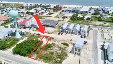 140 W Pine Ave, Saint George Island, FL 32328