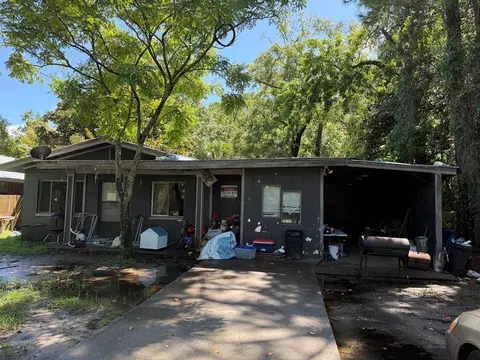 172 11th St, Apalachicola, FL 32320