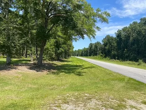 4858 Cr 381, Wewahitchka, FL 32465