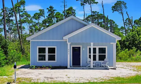 592 Bonnet St, Port St. Joe, FL 32456