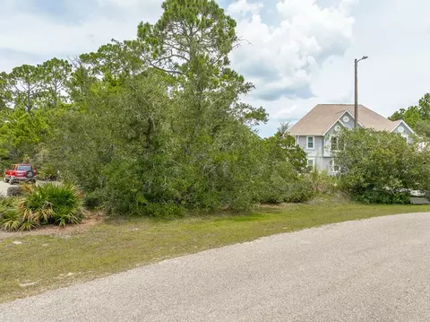 141 Las Brisas Way, Eastpoint, FL 32328