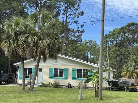 Exterior - 110 Franklin St, Carrabelle, FL 32322 photo 3 of 9