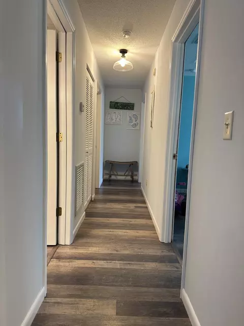 Entry Way - 110 Franklin St, Carrabelle, FL 32322 photo 1 of 1