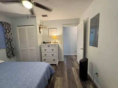 Bedroom - 110 Franklin St, Carrabelle, FL 32322 photo 2 of 3