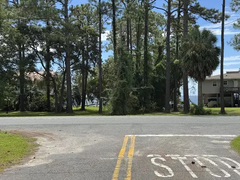 View/Area - 110 Franklin St, Carrabelle, FL 32322 photo 2 of 2