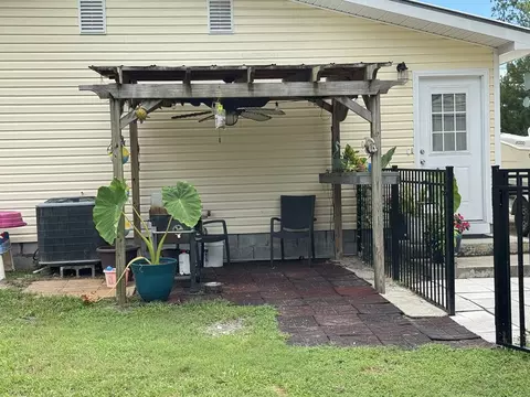 Exterior - 110 Franklin St, Carrabelle, FL 32322 photo 6 of 9